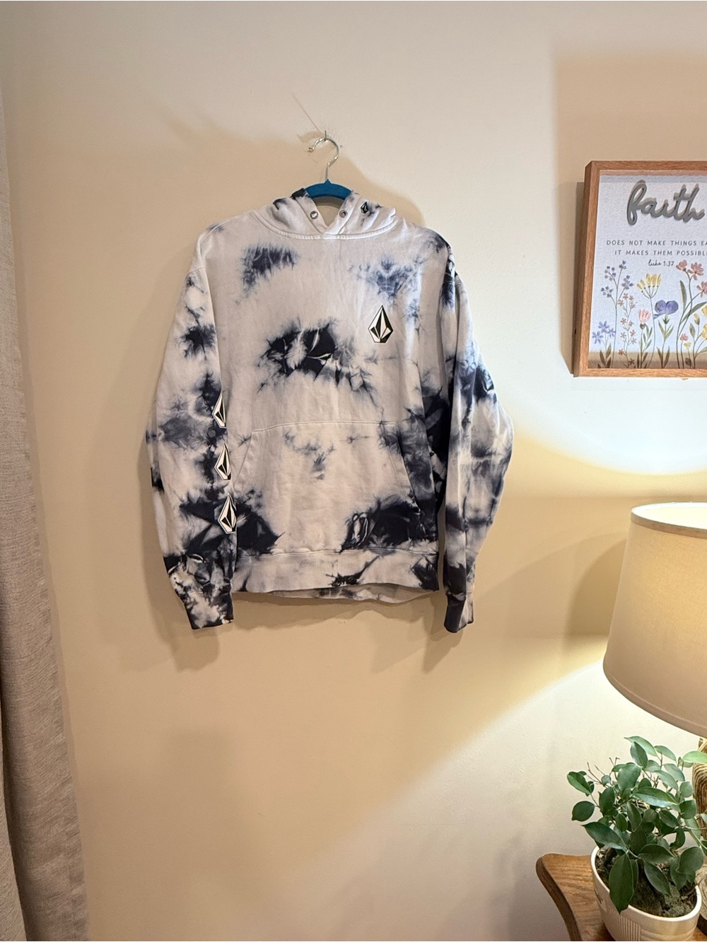Volcom Tie-Dye Pullover Hoodie - White & dark blue M